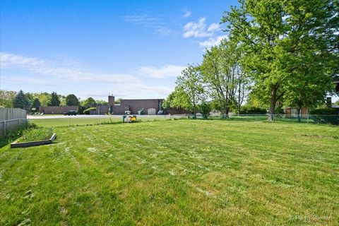 Tiny photo for 860 Darlington Lane, Crystal Lake, IL 60014 (MLS # 12461974)