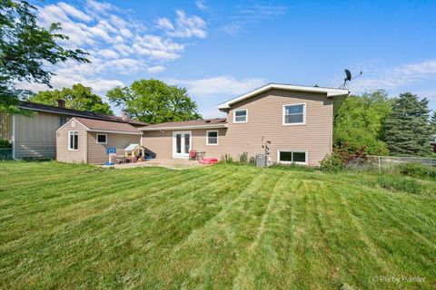 Tiny photo for 860 Darlington Lane, Crystal Lake, IL 60014 (MLS # 12461974)