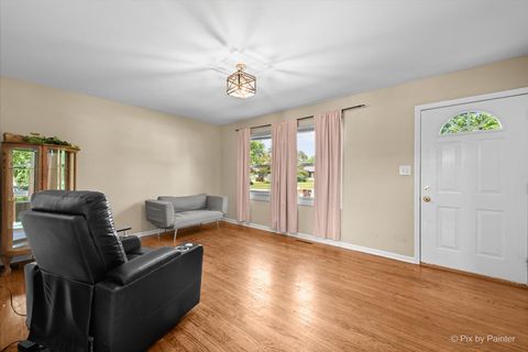 Tiny photo for 860 Darlington Lane, Crystal Lake, IL 60014 (MLS # 12461974)