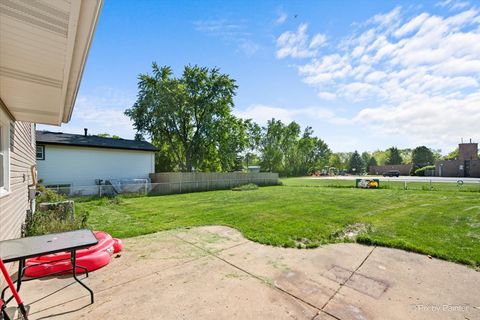 Tiny photo for 860 Darlington Lane, Crystal Lake, IL 60014 (MLS # 12461974)