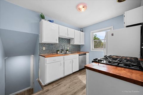Tiny photo for 860 Darlington Lane, Crystal Lake, IL 60014 (MLS # 12461974)