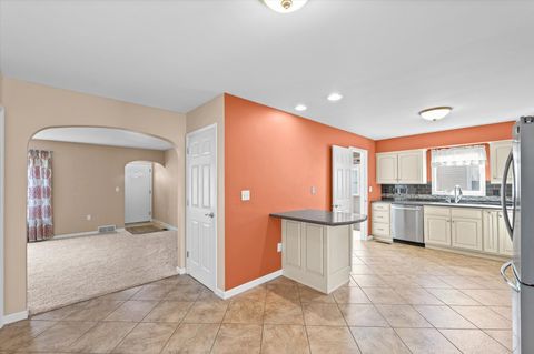 Tiny photo for 1019 N Sangamon Avenue, Gibson City, IL 60936 (MLS # 12591111)