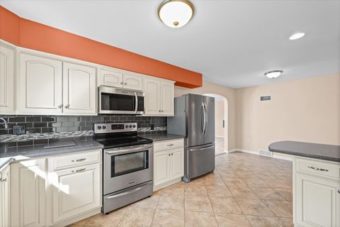 Tiny photo for 1019 N Sangamon Avenue, Gibson City, IL 60936 (MLS # 12591111)