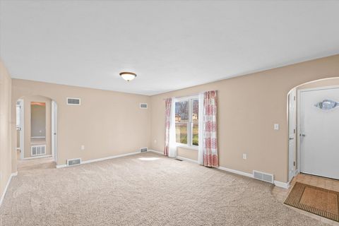 Tiny photo for 1019 N Sangamon Avenue, Gibson City, IL 60936 (MLS # 12591111)