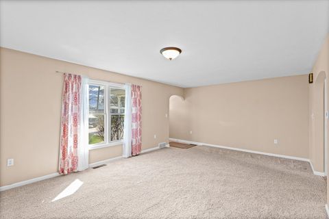 Tiny photo for 1019 N Sangamon Avenue, Gibson City, IL 60936 (MLS # 12591111)