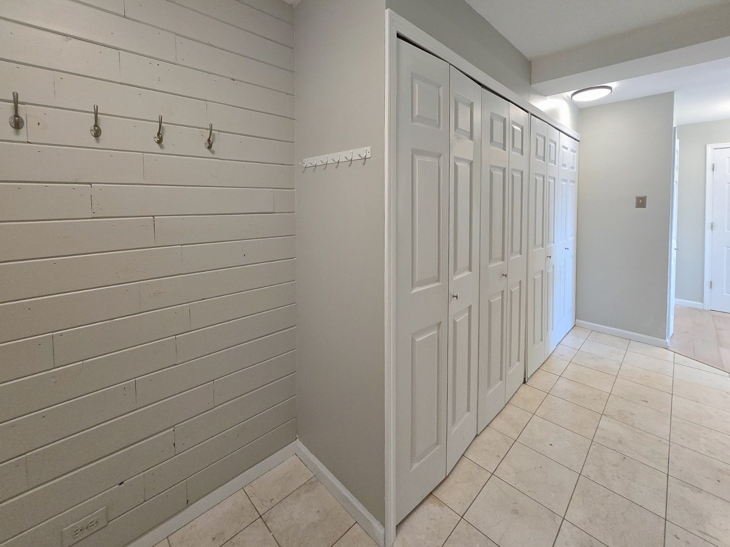 2909 N Sheridan Road 1810