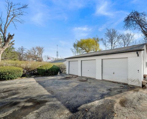 Tiny photo for 12565 Irving Avenue, Blue Island, IL 60406 (MLS # 12429864)