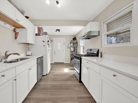 Tiny photo for 12565 Irving Avenue, Blue Island, IL 60406 (MLS # 12429864)