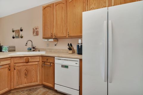 Tiny photo for 21201 Lily Lake Lane, Crest Hill, IL 60403 (MLS # 12545957)