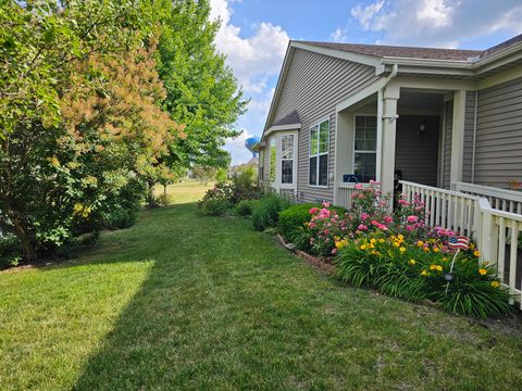 Photo of 21201 Lily Lake Lane, Crest Hill, IL 60403 (MLS # 12545957)