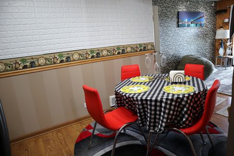 Tiny photo for 4829 W 109th Street #203, Oak Lawn, IL 60453 (MLS # 12510853)