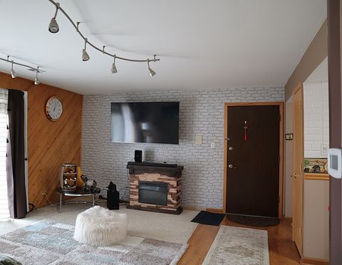 Tiny photo for 4829 W 109th Street #203, Oak Lawn, IL 60453 (MLS # 12510853)