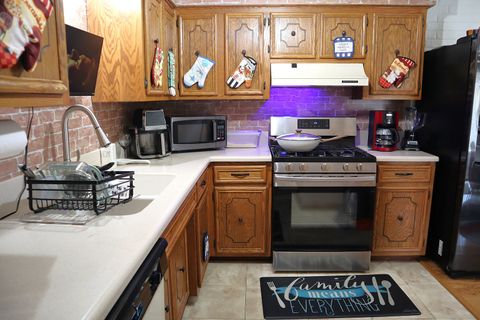 Tiny photo for 4829 W 109th Street #203, Oak Lawn, IL 60453 (MLS # 12510853)