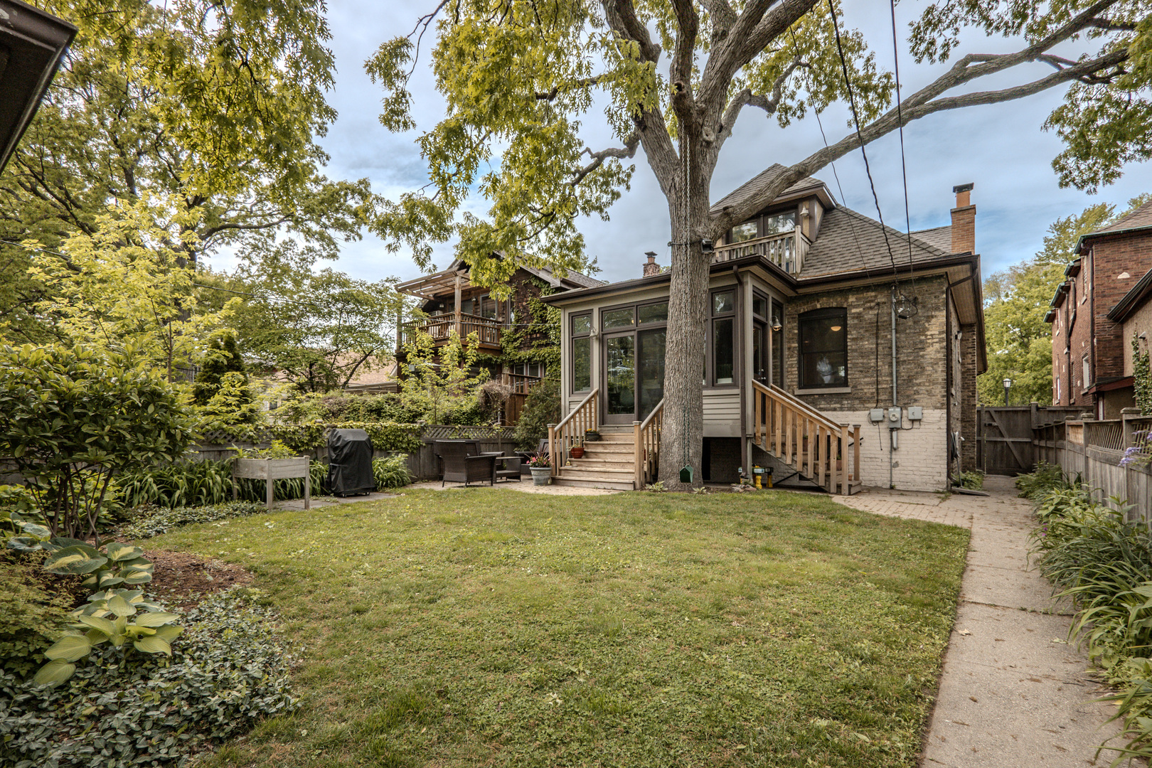 1102 Brummel Street