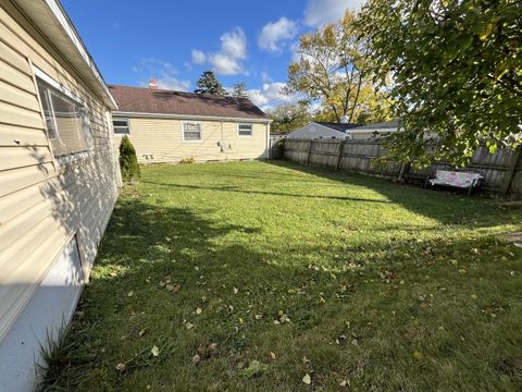 Tiny photo for 510 Tyler Drive, Carpentersville, IL 60110 (MLS # 12531082)
