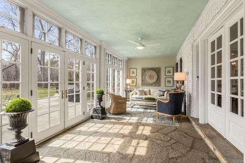 Tiny photo for 965 Castlegate Court, Lake Forest, IL 60045 (MLS # 12598290)