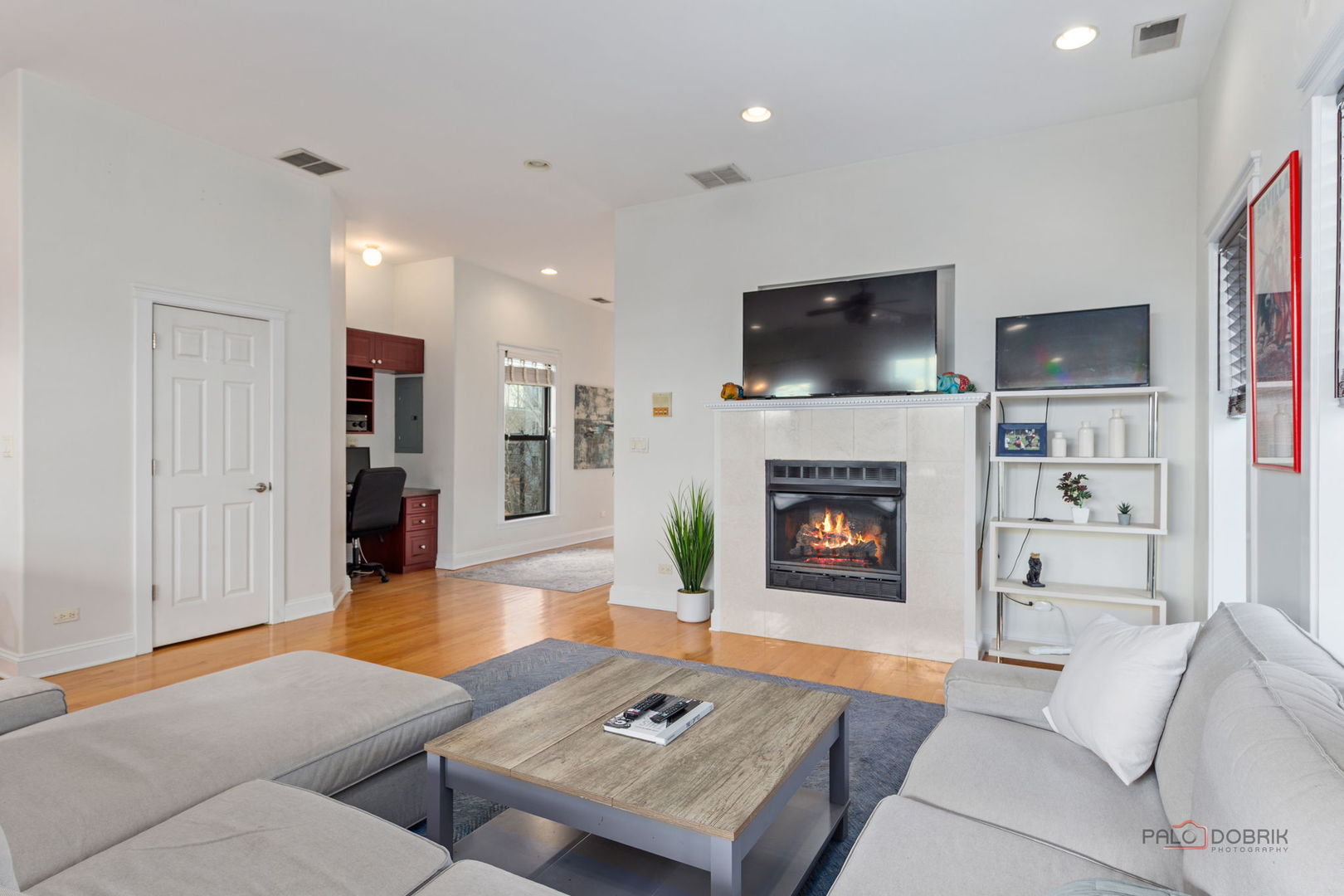 1226 W Huron Street 301