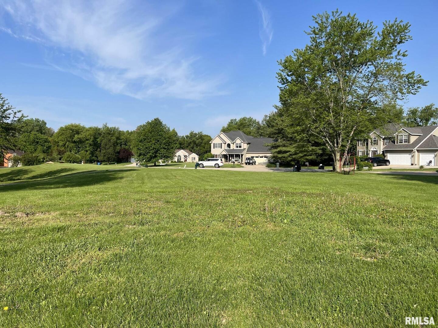 18 MAPLE Court