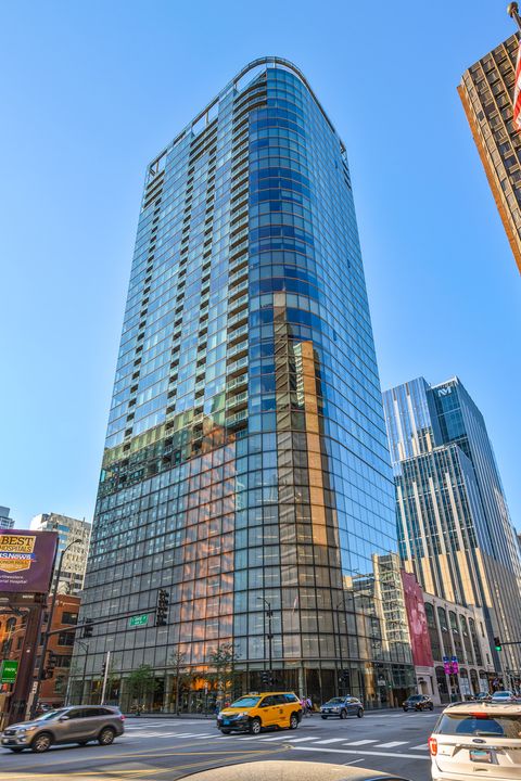 Photo of 600 N Fairbanks Court #2107, Chicago, IL 60611 (MLS # 12620909)
