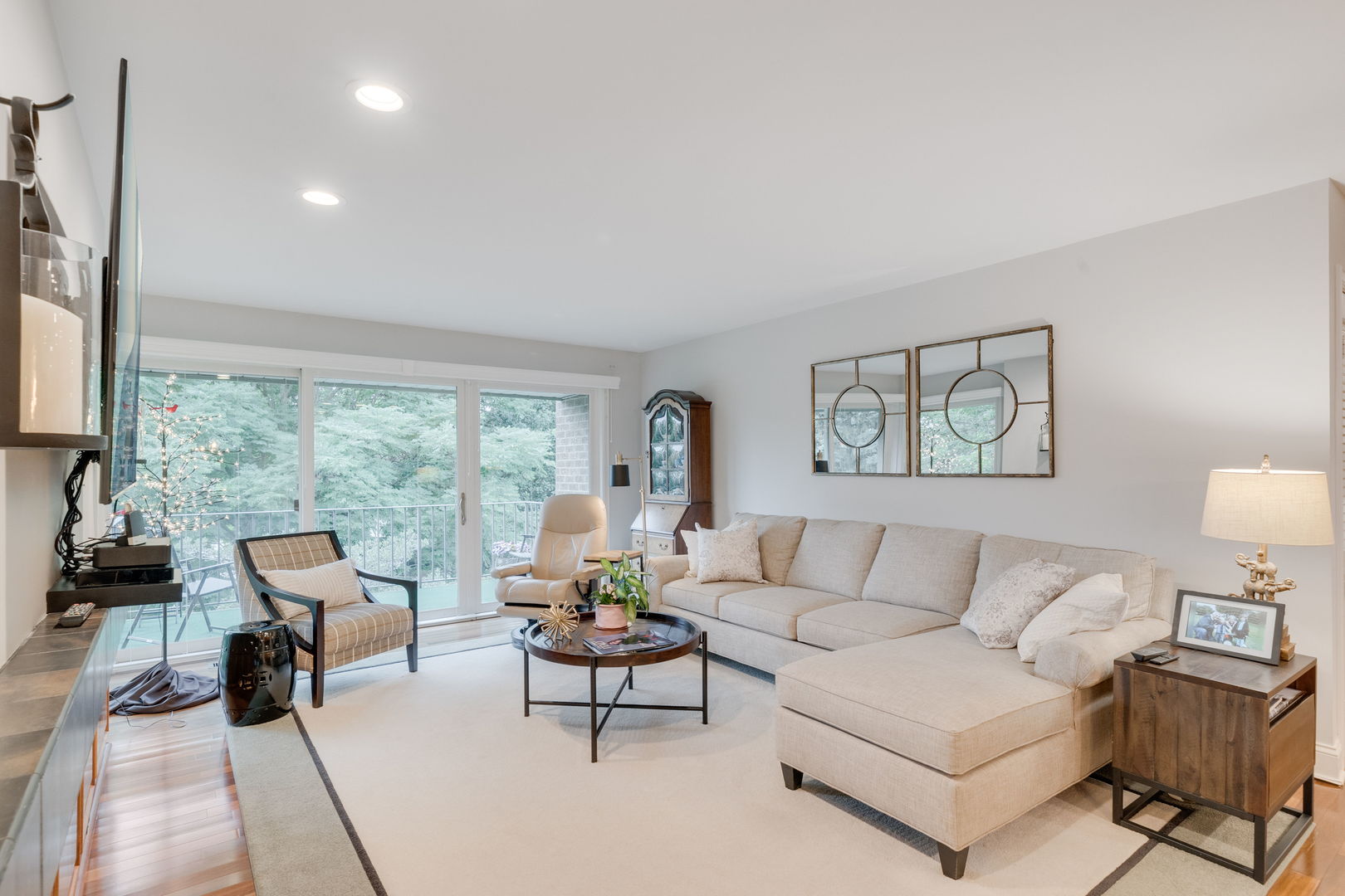 1 Oak Brook Club Drive A307