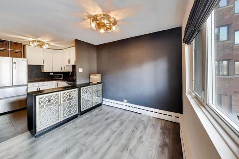 Tiny photo for 700 W Bittersweet Place #210, Chicago, IL 60613 (MLS # 12614714)