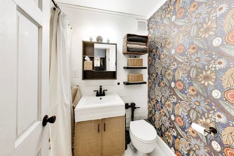 Tiny photo for 700 W Bittersweet Place #210, Chicago, IL 60613 (MLS # 12614714)