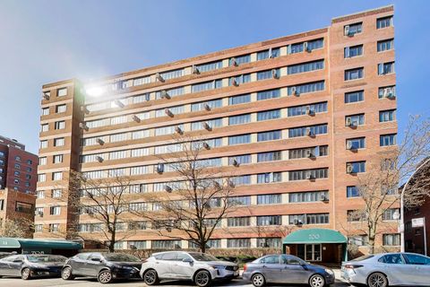 Photo of 700 W Bittersweet Place #210, Chicago, IL 60613 (MLS # 12614714)