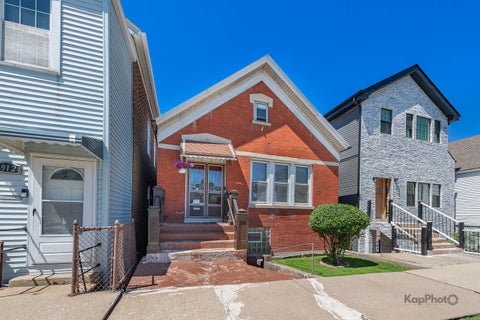 Tiny photo for 2910 S Quinn Street, Chicago, IL 60608 (MLS # 12682225)