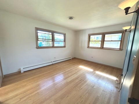 Tiny photo for 533 Woodview Avenue, Elk Grove Village, IL 60007 (MLS # 12786504)