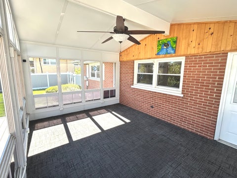 Tiny photo for 533 Woodview Avenue, Elk Grove Village, IL 60007 (MLS # 12786504)