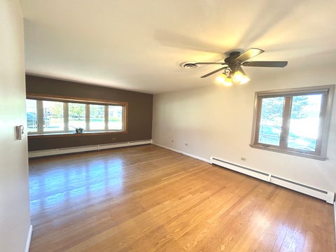 Tiny photo for 533 Woodview Avenue, Elk Grove Village, IL 60007 (MLS # 12786504)