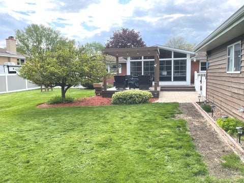 Tiny photo for 533 Woodview Avenue, Elk Grove Village, IL 60007 (MLS # 12786504)