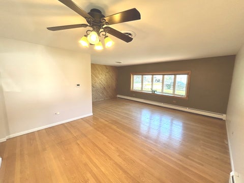 Tiny photo for 533 Woodview Avenue, Elk Grove Village, IL 60007 (MLS # 12786504)