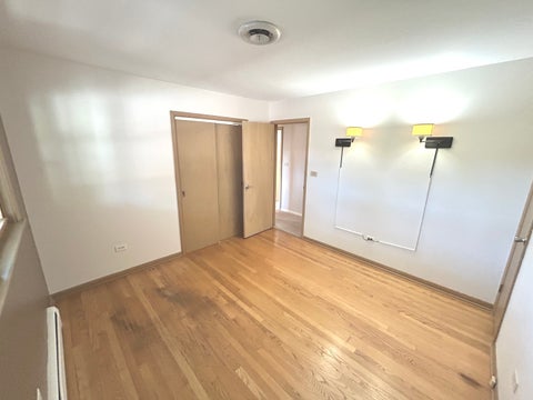 Tiny photo for 533 Woodview Avenue, Elk Grove Village, IL 60007 (MLS # 12786504)