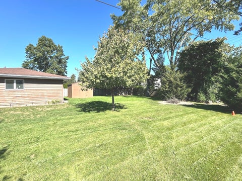 Tiny photo for 533 Woodview Avenue, Elk Grove Village, IL 60007 (MLS # 12786504)
