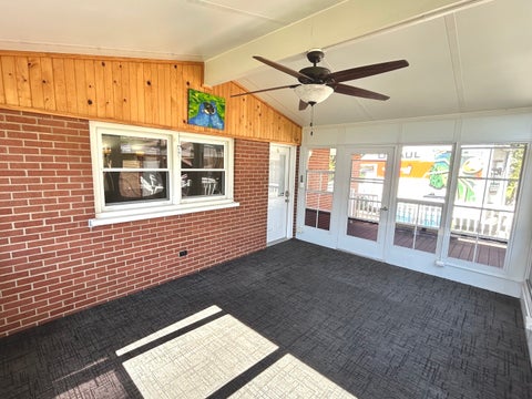 Tiny photo for 533 Woodview Avenue, Elk Grove Village, IL 60007 (MLS # 12786504)
