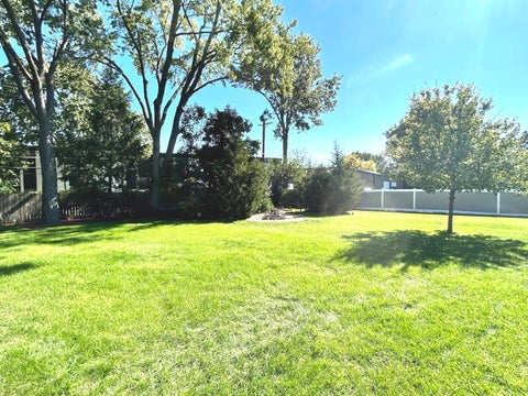 Tiny photo for 533 Woodview Avenue, Elk Grove Village, IL 60007 (MLS # 12786504)