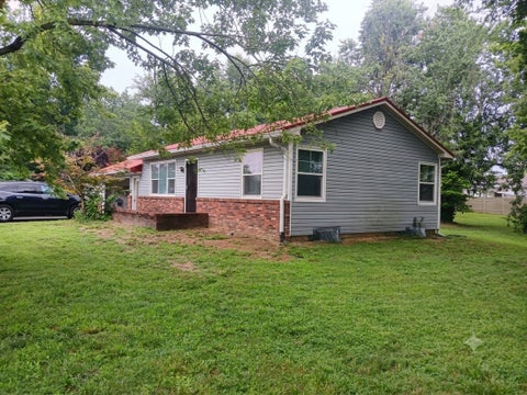 Photo of 204 N 4th Street, Marion, IL 62959 (MLS # 12750577)