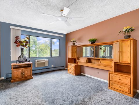 Tiny photo for 7211 Wolf Road #301A, Indian Head Park, IL 60525 (MLS # 12521083)