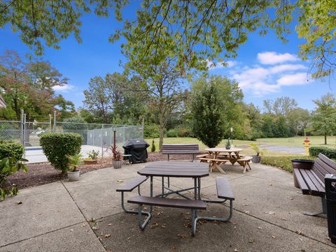 Tiny photo for 7211 Wolf Road #301A, Indian Head Park, IL 60525 (MLS # 12521083)