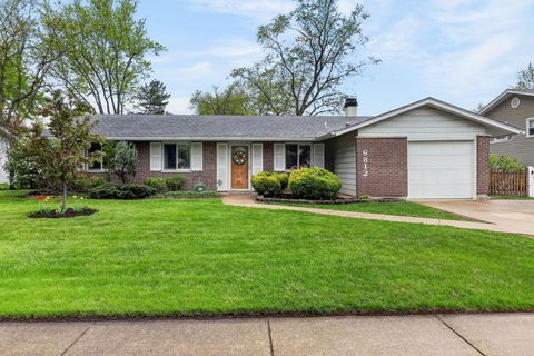 Photo of 6812 Woodridge Drive, Woodridge, IL 60517 (MLS # 12621594)