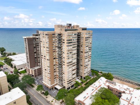 Tiny photo for 6301 N Sheridan Road #11R, Chicago, IL 60660 (MLS # 12475910)