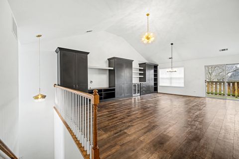 Tiny photo for 2012 N Silver Lake Road #2012, Arlington Heights, IL 60004 (MLS # 12579272)