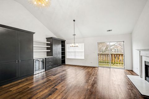 Tiny photo for 2012 N Silver Lake Road #2012, Arlington Heights, IL 60004 (MLS # 12579272)