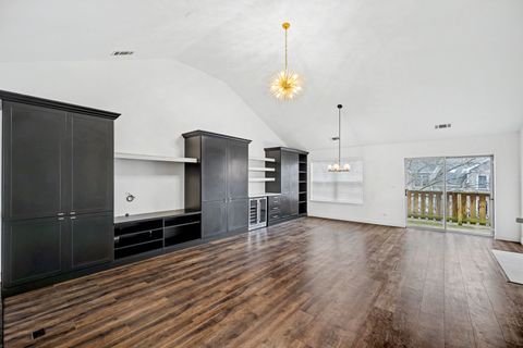 Tiny photo for 2012 N Silver Lake Road #2012, Arlington Heights, IL 60004 (MLS # 12579272)