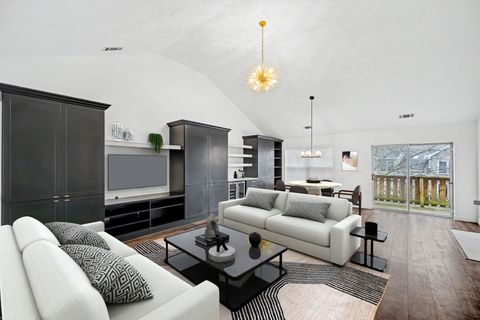 Tiny photo for 2012 N Silver Lake Road #2012, Arlington Heights, IL 60004 (MLS # 12579272)