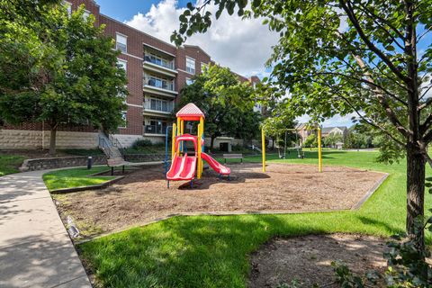 Tiny photo for 511 Prestwick Lane #402, Wheeling, IL 60090 (MLS # 12455237)