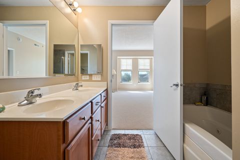 Tiny photo for 511 Prestwick Lane #402, Wheeling, IL 60090 (MLS # 12455237)