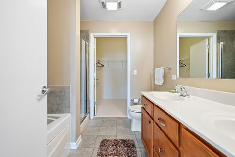 Tiny photo for 511 Prestwick Lane #402, Wheeling, IL 60090 (MLS # 12455237)