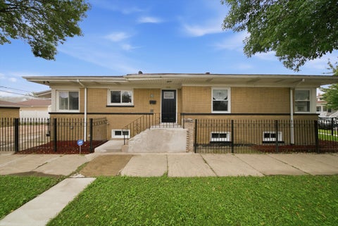 Tiny photo for 6601 S Francisco Avenue, Chicago, IL 60629 (MLS # 12755043)
